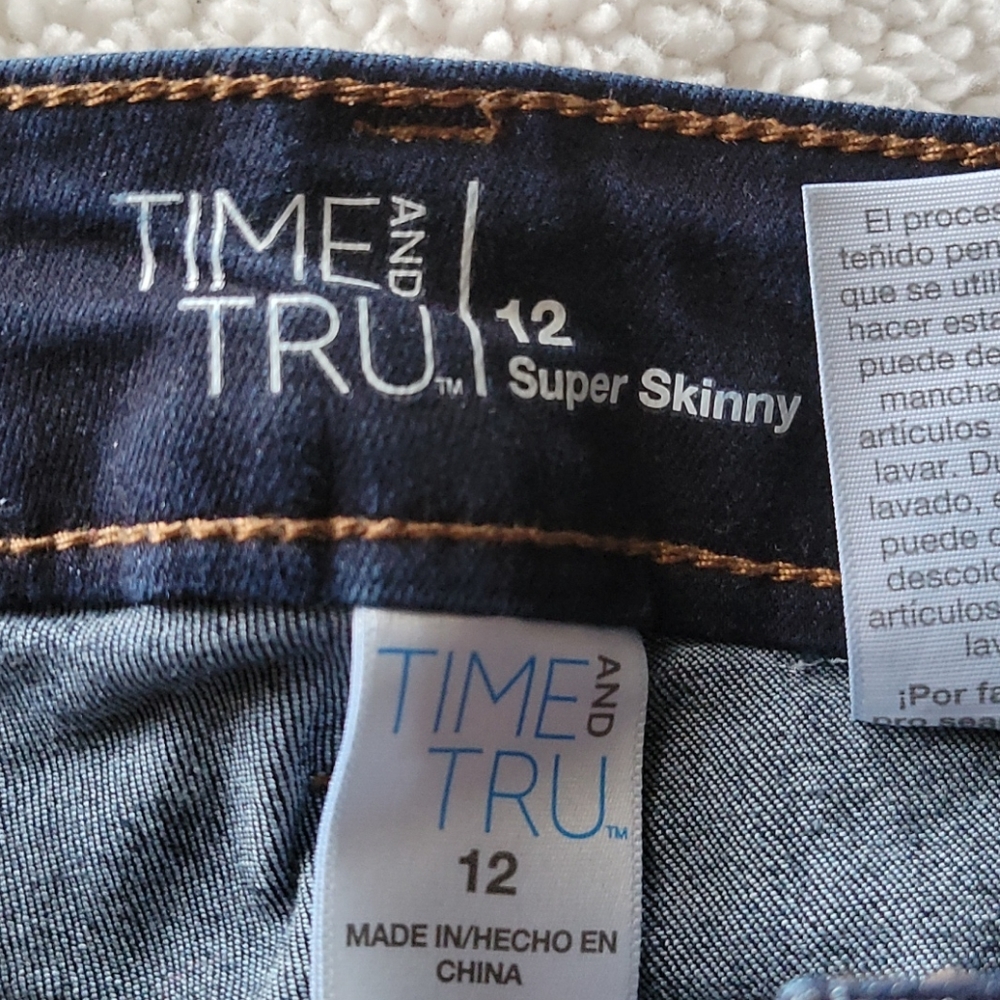 Jeans - Picture 2 of 3